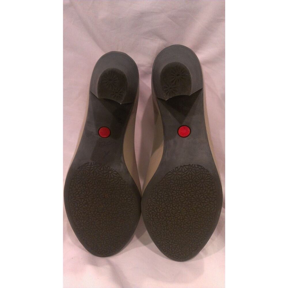 TWS Camper Half Patent, Half Matte Pump Heels Gray Taupe sz 40, US 10 - Picture 7 of 7
